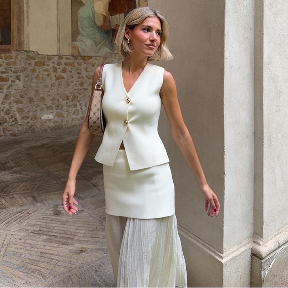 NWT Zara 2 Piece Gold Button Knitted Vest Top and Mix Pleaded Knit Skirt Set - Picture 14 of 14